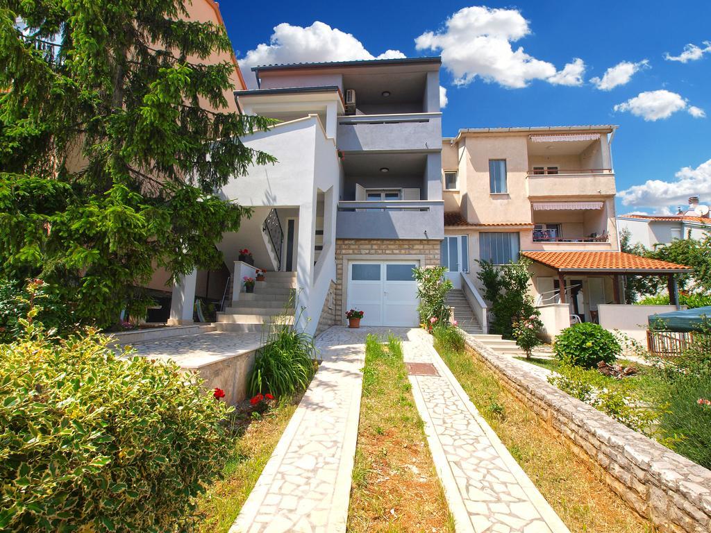 Apartments Nadija 1366 Pola Esterno foto